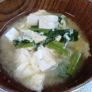 豆腐とほうれん草のかき卵味噌汁